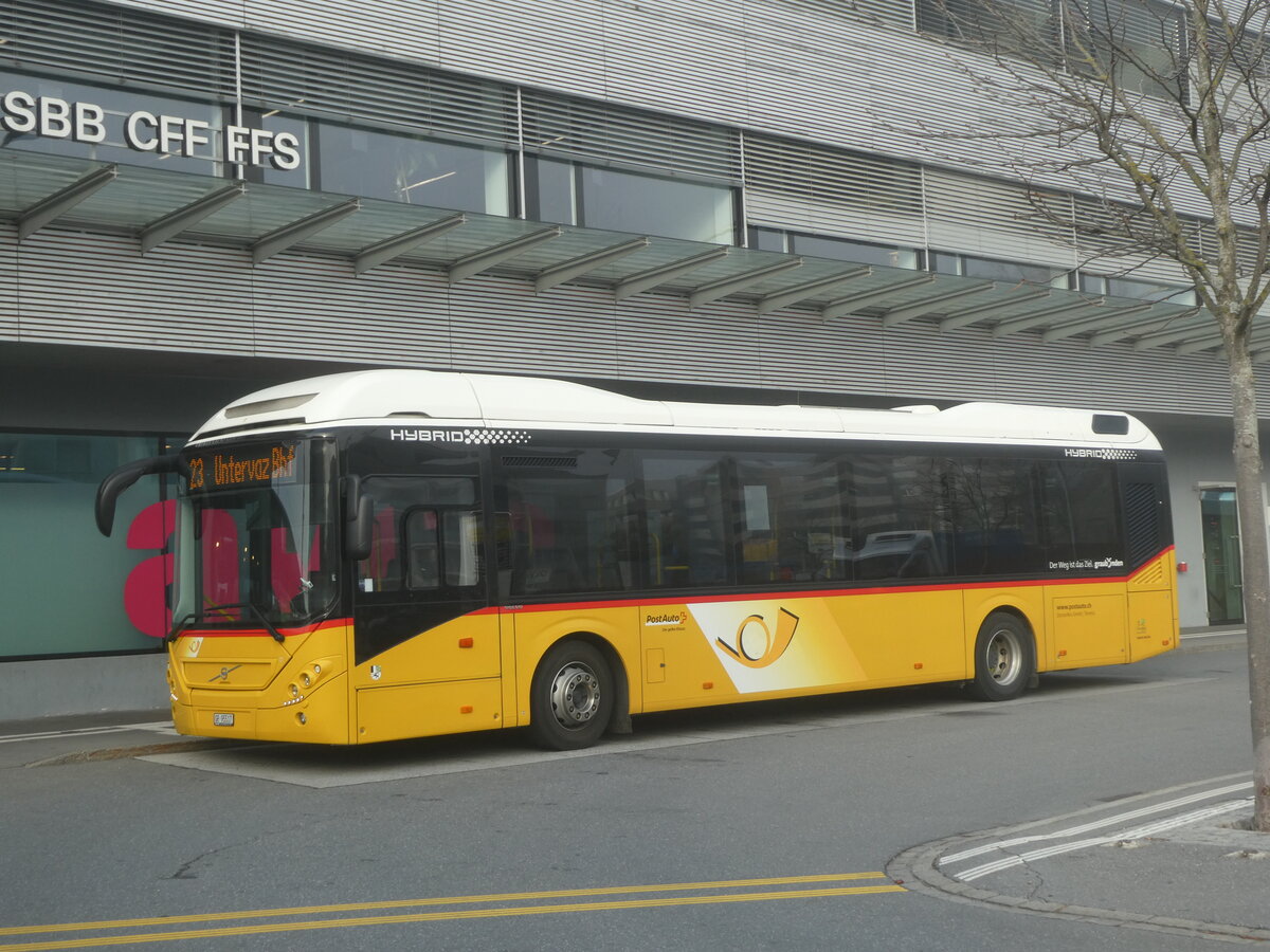(230'512) - D�nser, Trimmis - GR 95'517 - Volvo am 12. November 2021 beim Bahnhof Landquart