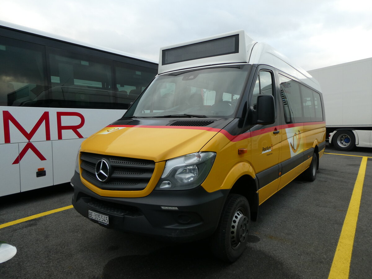 (230'734) - K�bli, Gstaad - BE 305'545 - Mercedes am 13. November 2021 in Kerzers, Interbus