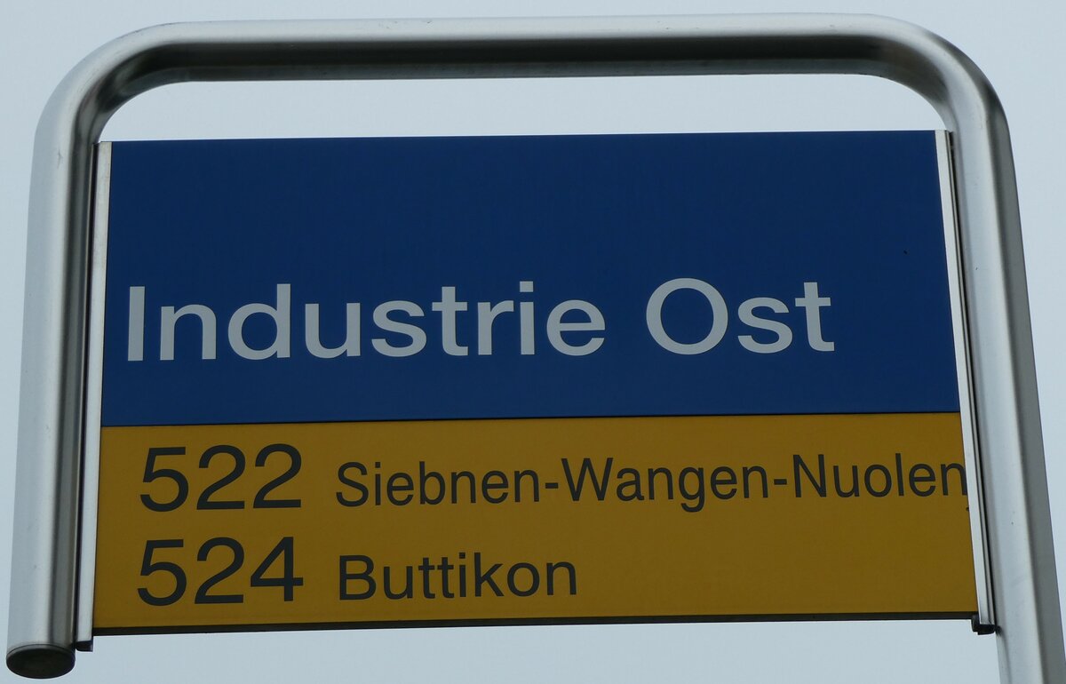 (230'849) - ZVV/PostAuto-Haltestellenschild - Pf�ffikon, Industrie Ost - am 21. November 2021