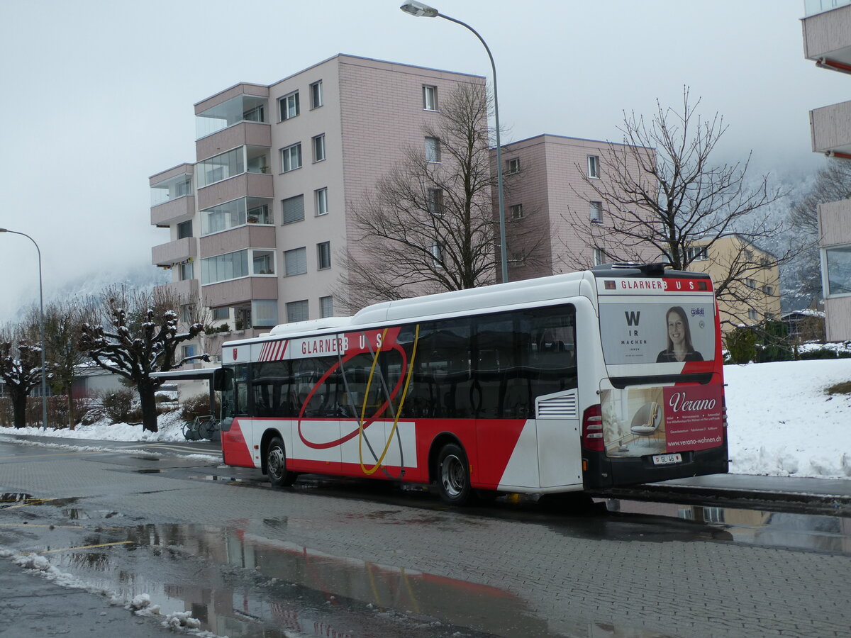 (231'978) - Niederer, Filzbach - Nr. 14/GL 46 - Mercedes am 10. Januar 2022 beim Bahnhof N�fels-Mollis