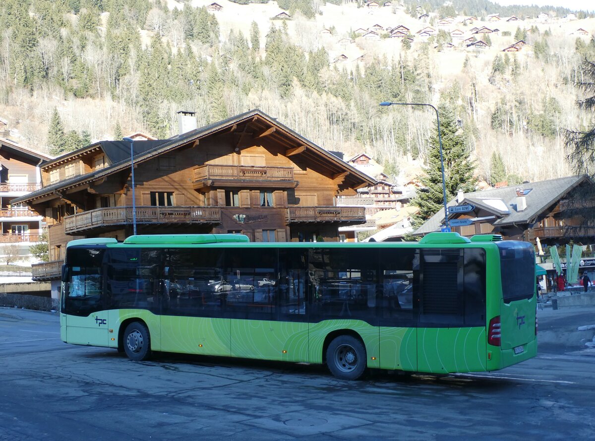 (232'455) - TPC Aigle - Nr. 454/VS 353'284 - Mercedes (ex Borini, F-Combloux) am 29. Januar 2022 beim Bahnhof Champ�ry