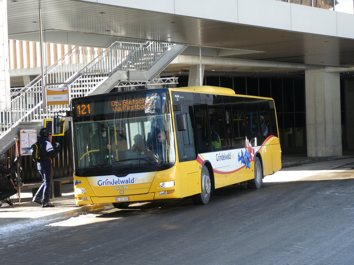 (232'863) - Grindelwaldbus, Grindelwald - Nr. 11/BE 261'865 - MAN/G�ppel am 13. Februar 2022 in Grindelwald, Terminal