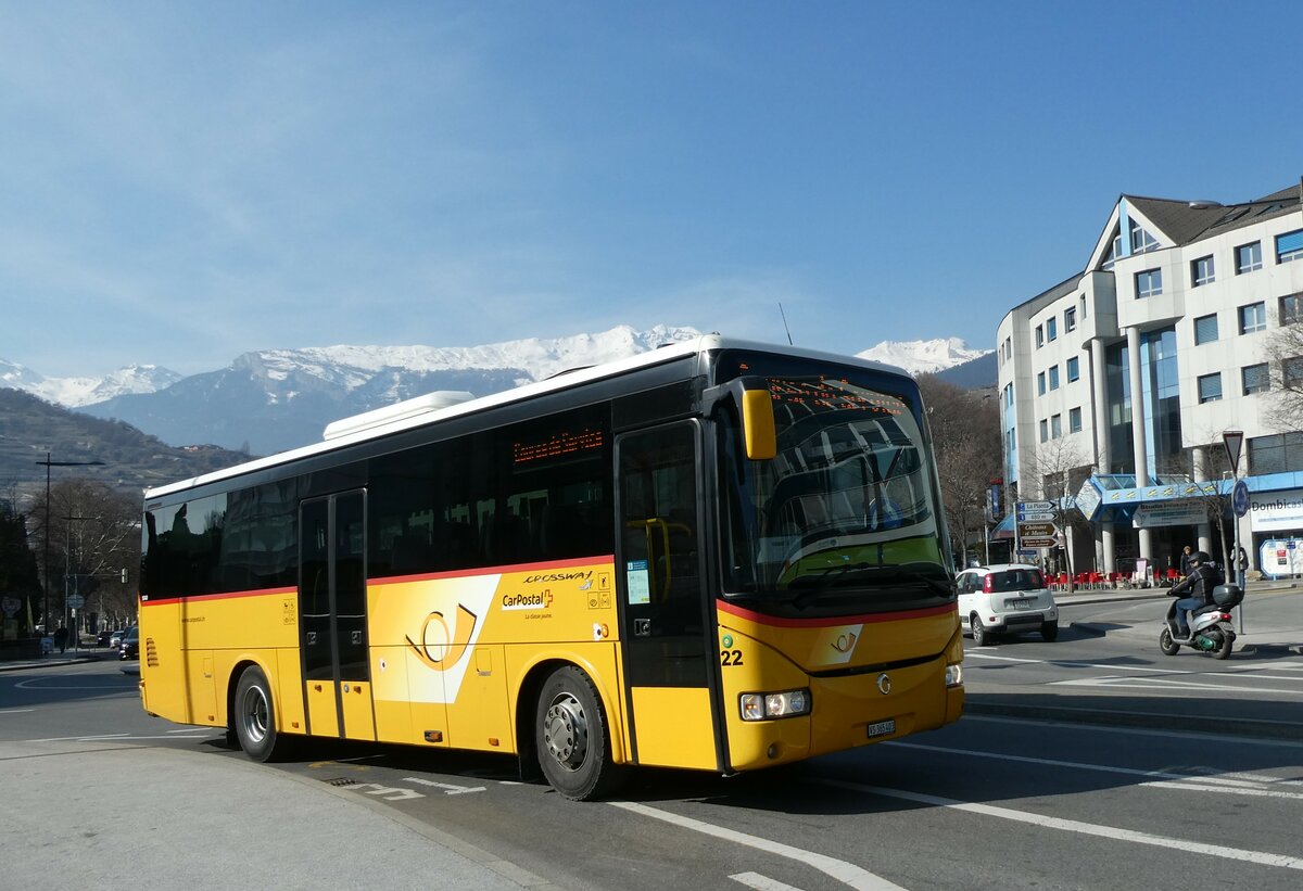 (233'465) - PostAuto Wallis - Nr. 22/VS 365'403 - Irisbus am 7. M�rz 2022 beim Bahnhof Sion