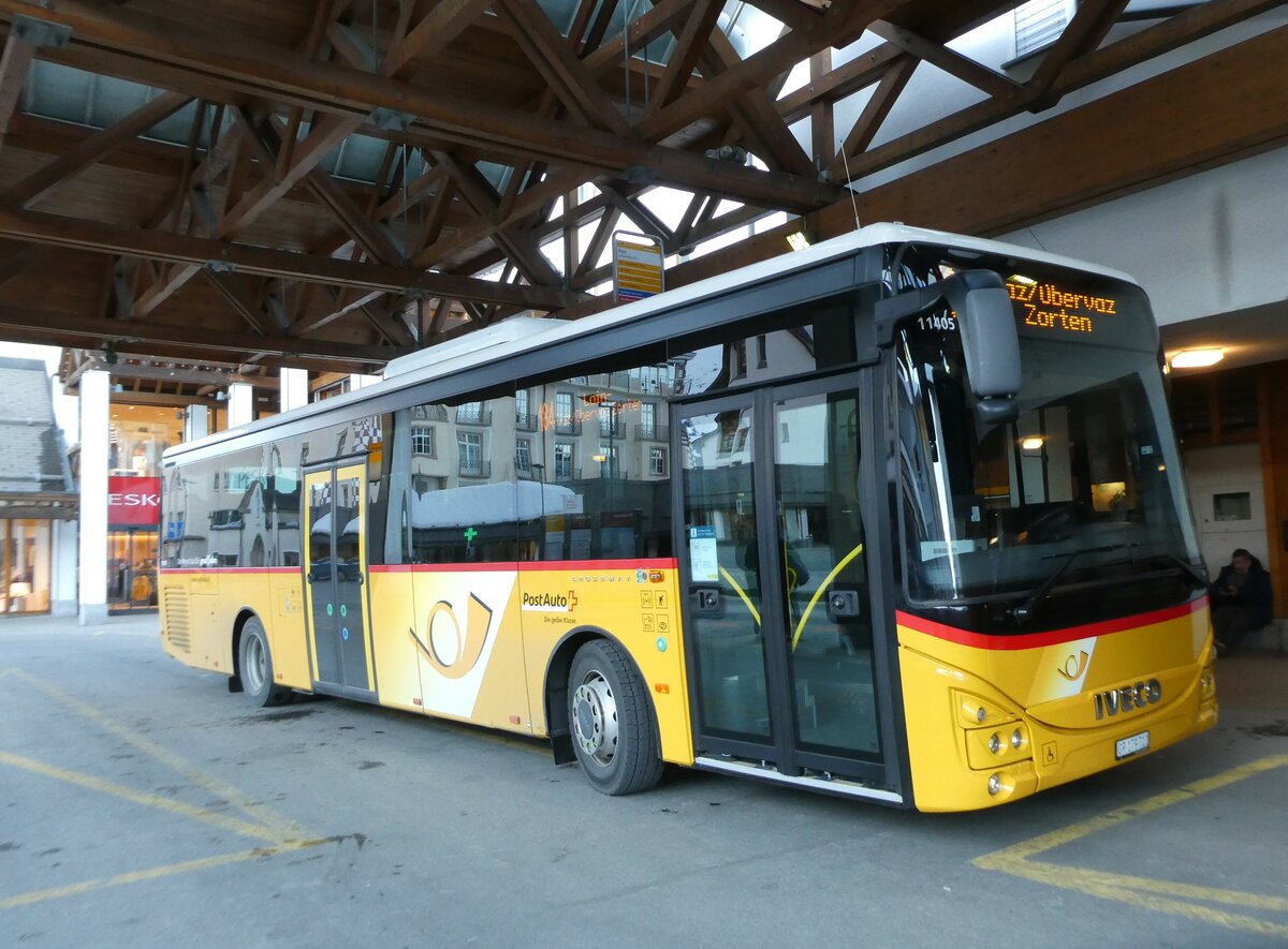 (233'636) - PostAuto Graub�nden - GR 179'711 - Iveco am 9. M�rz 2022 in Lenzerheide, Post