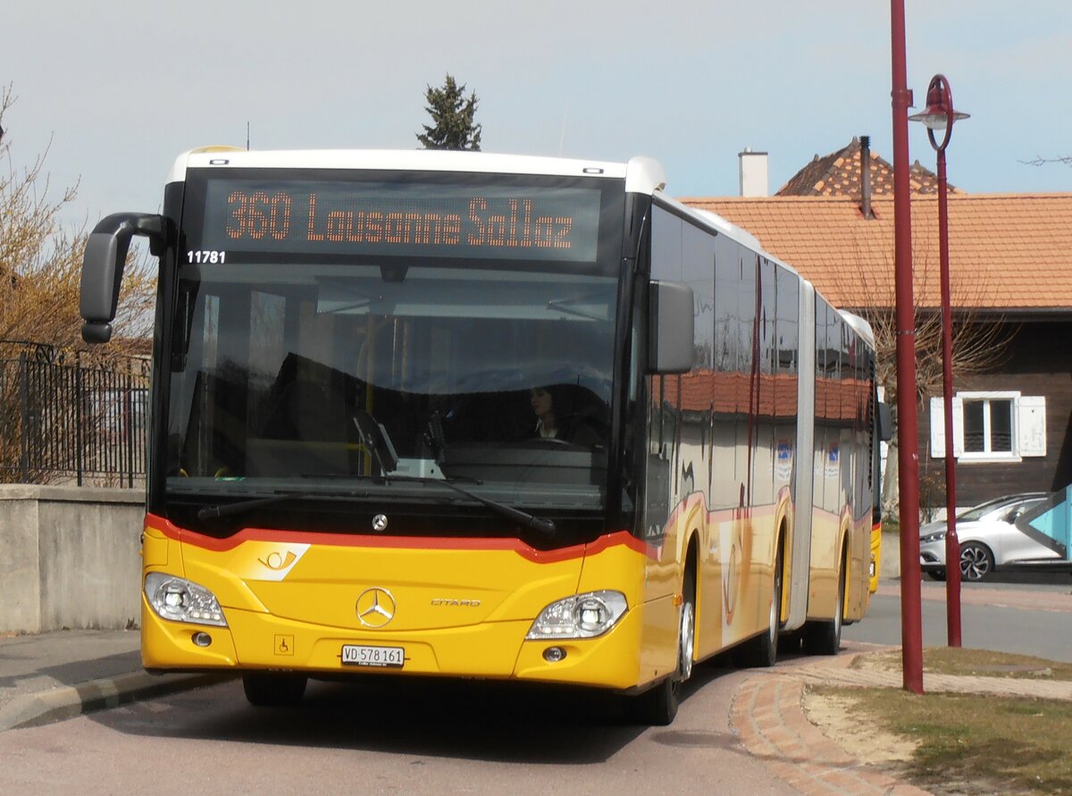 (233'922) - CarPostal Ouest - VD 578'161 - Mercedes am 13. M�rz 2022 in M�zi�res, Village