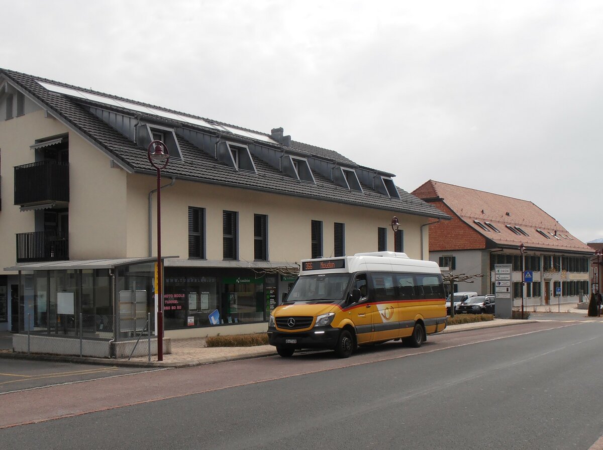 (233'938) - CarPostal Ouest - VD 477'678 Mercedes (ex Faucherre, Moudon) am 13. M�rz 2022 in M�zi�res, Village