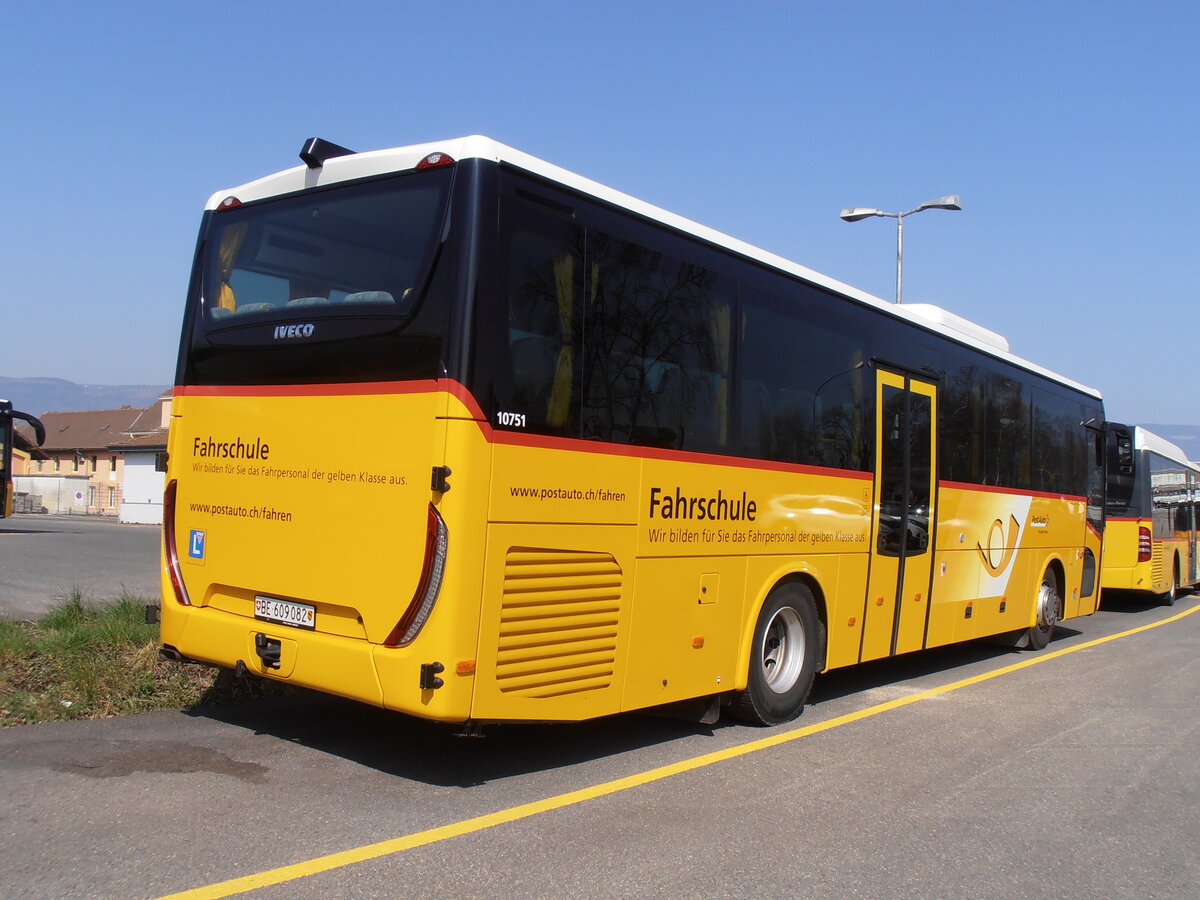(234'026) - PostAuto Bern - BE 609'082 - Iveco am 20. M�rz 2022 in Yverdon, Garage