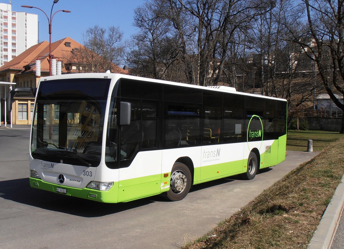 (234'078) - transN, La Chaux-de-Fonds - Nr. 303/NE 90'303 - Mercedes (ex TRN La Chaux-de-Fonds Nr. 303) am 26. M�rz 2022 beim Bahnhof La Chaux-de-Fonds