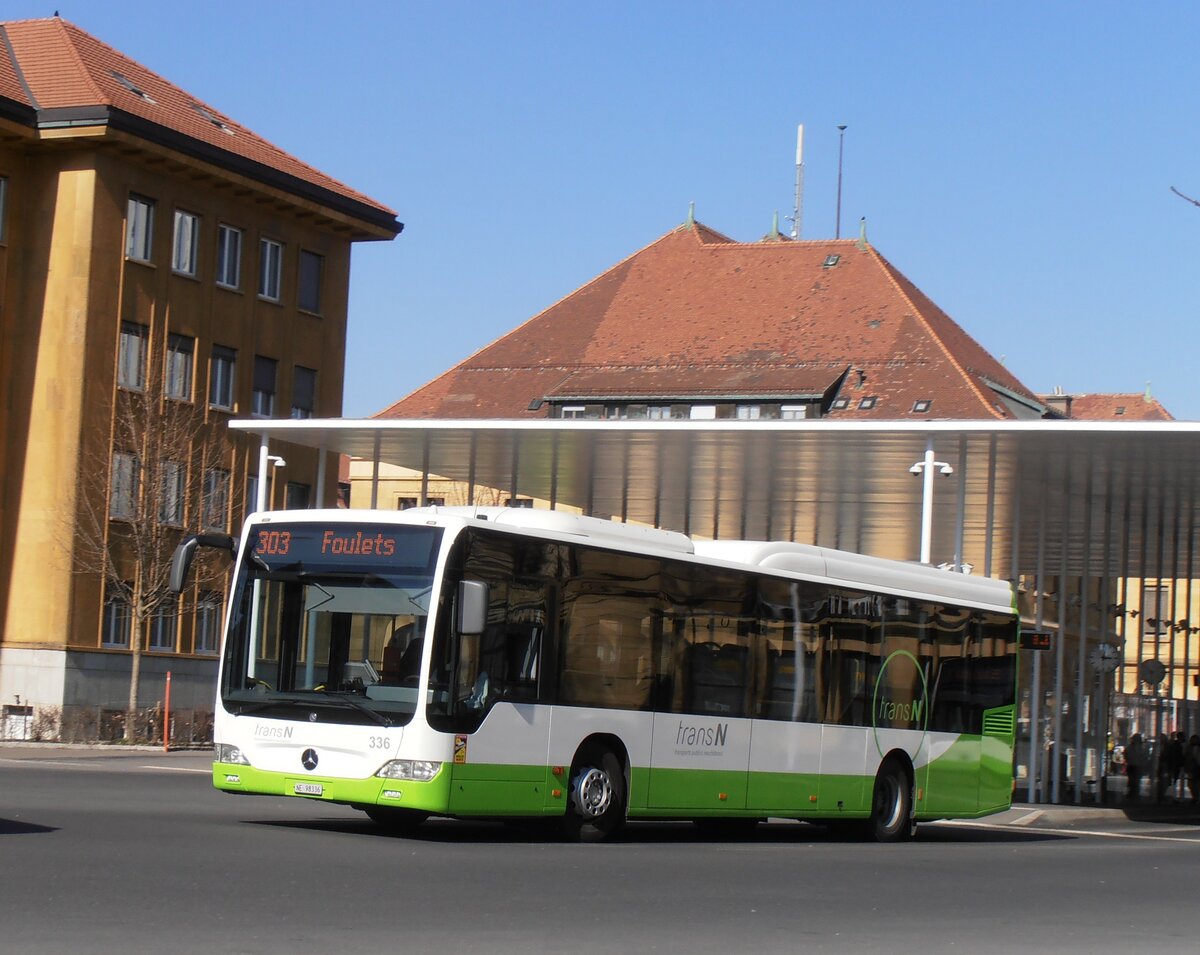 (234'092) - transN, La Chaux-de-Fonds - Nr. 336/NE 98'336 - Mercedes am 26. M�rz 2022 beim Bahnhof La Chaux-de-Fonds
