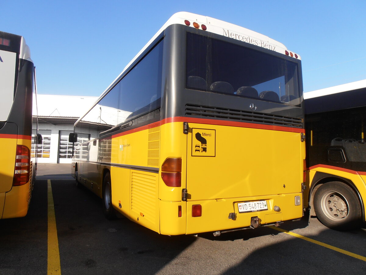 (234'115) - CarPostal Ouest - VD 548'723 - Mercedes am 26. M�rz 2022 in Kerzers, Interbus