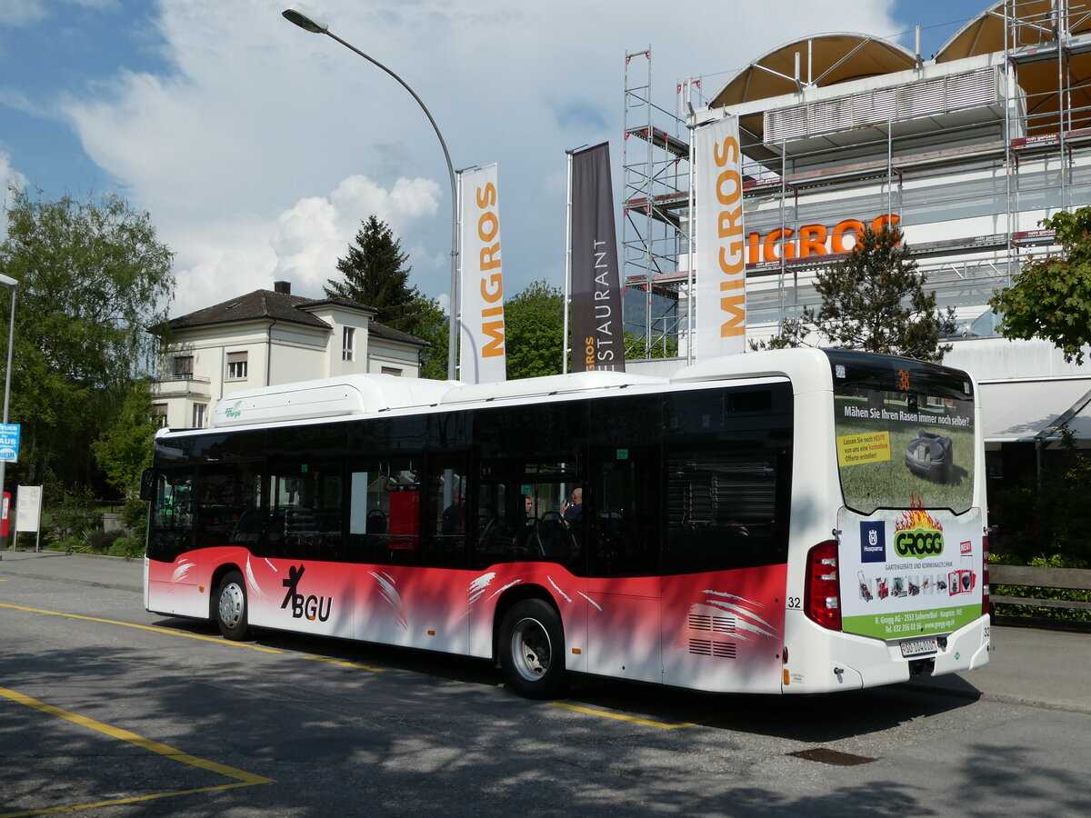 (235'122) - BGU Grenchen - Nr. 32/SO 104'010 - Mercedes am 4. Mai 2022 beim Bahnhof Grenchen S�d