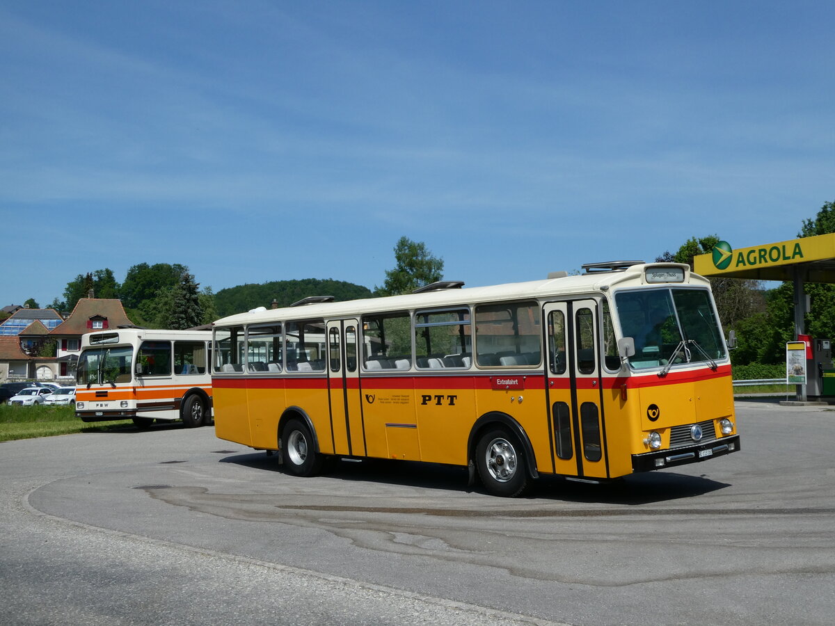 (235'709) - Gast, Reutigen - BE 113'160 - Saurer/T�scher (ex HPTrans, Thusis; ex Mauerhofer, Worb; ex Erni, Schupfart Nr. 3; ex P 24'636) am 15. Mai 2022 in Wynigen, Landi