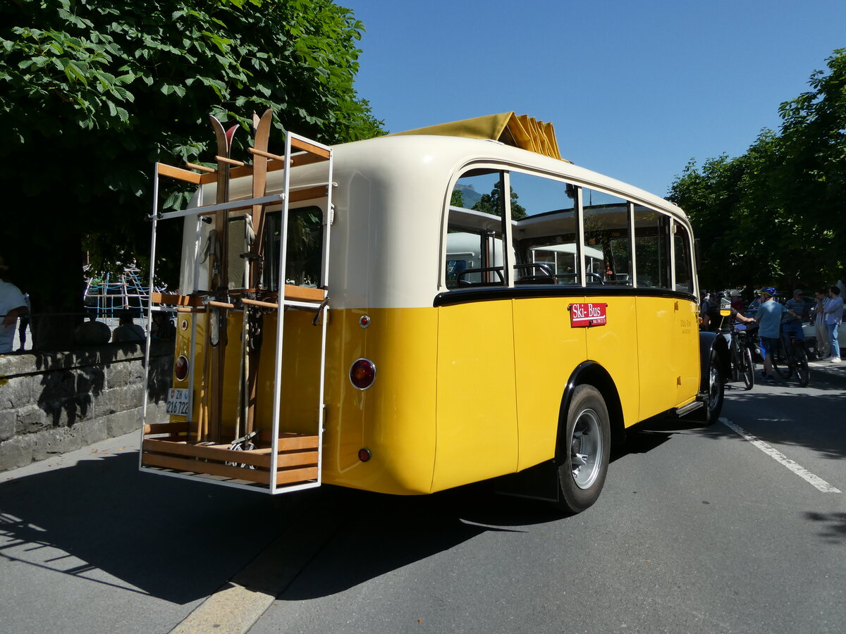 (236'574) - Moser, Sch�nenberg - ZH 216'722 - Berna/Hess (ex Barenco, Faido) am 4. Juni 2022 in Sarnen, OiO