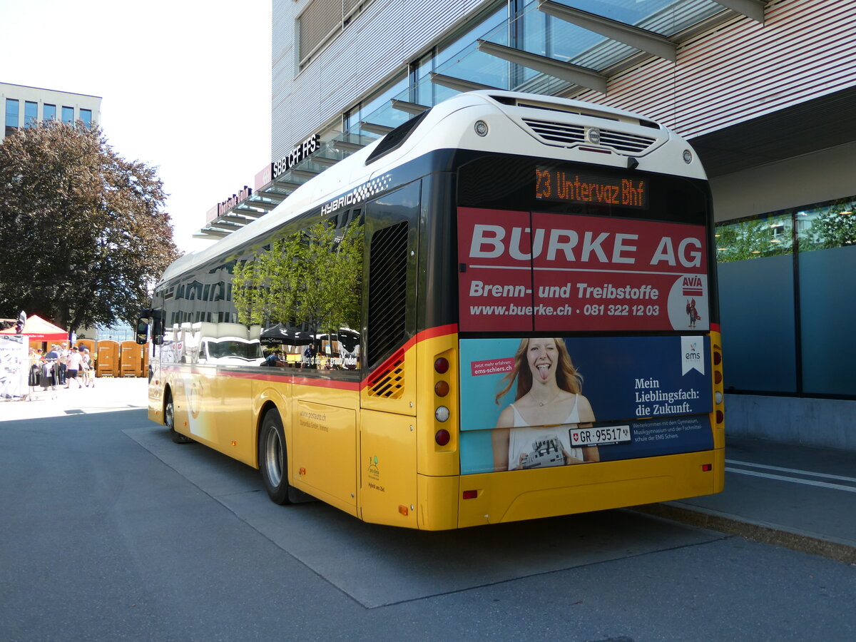 (237'178) - D�nser, Trimmis - GR 95'517 - Volvo am 12. Juni 2022 beim Bahnhof Landquart