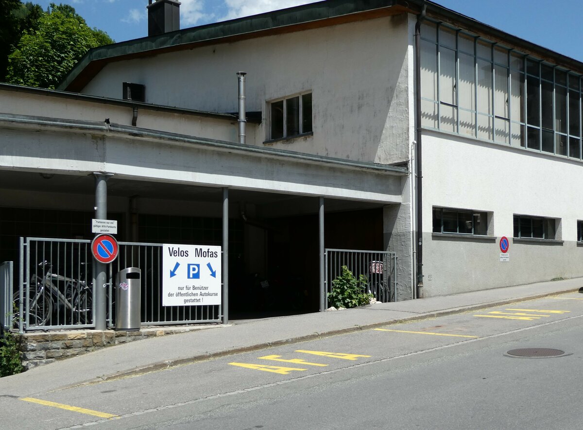 (237'289) - AFA-Parkpl�tze am 19. Juni 2022 in Adelboden, Busstation