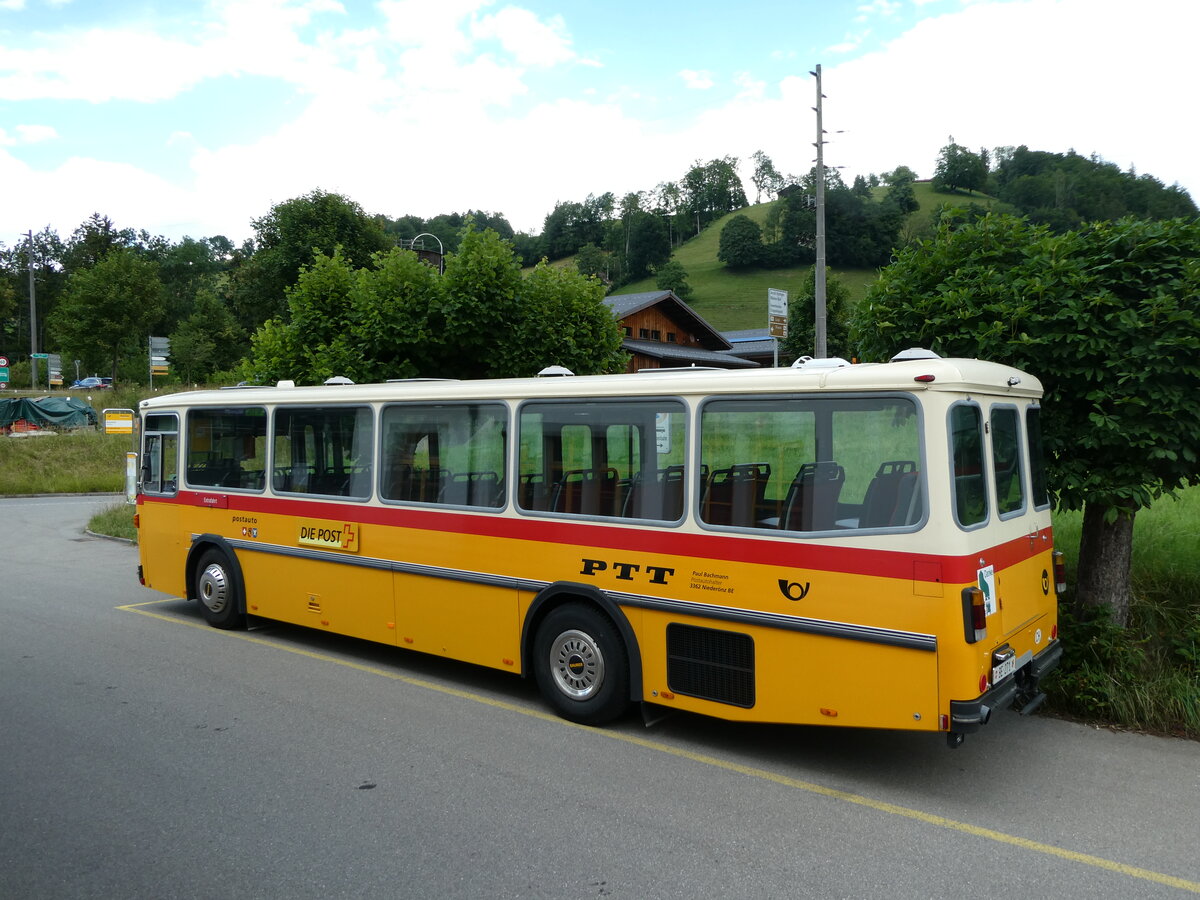 (237'503) - Bachmann, Nieder�nz - Nr. 5/BE 271 - Saurer/T�scher (ex W�thrich, Ursenbach; ex Sch�rch, Gutenburg Nr. 5; ex Engeloch, Riggisberg Nr. 5; ex P 25'668) am 25. Juni 2022 beim Bahnhof M�lenen