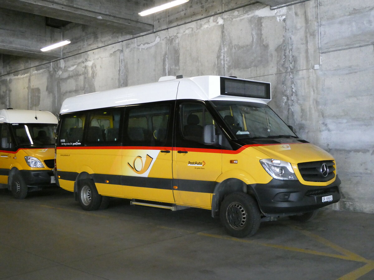 (237'786) - PostAuto Graub�nden - GR 69'693 - Mercedes am 2. Juli 2022 in Thusis, Postautostation