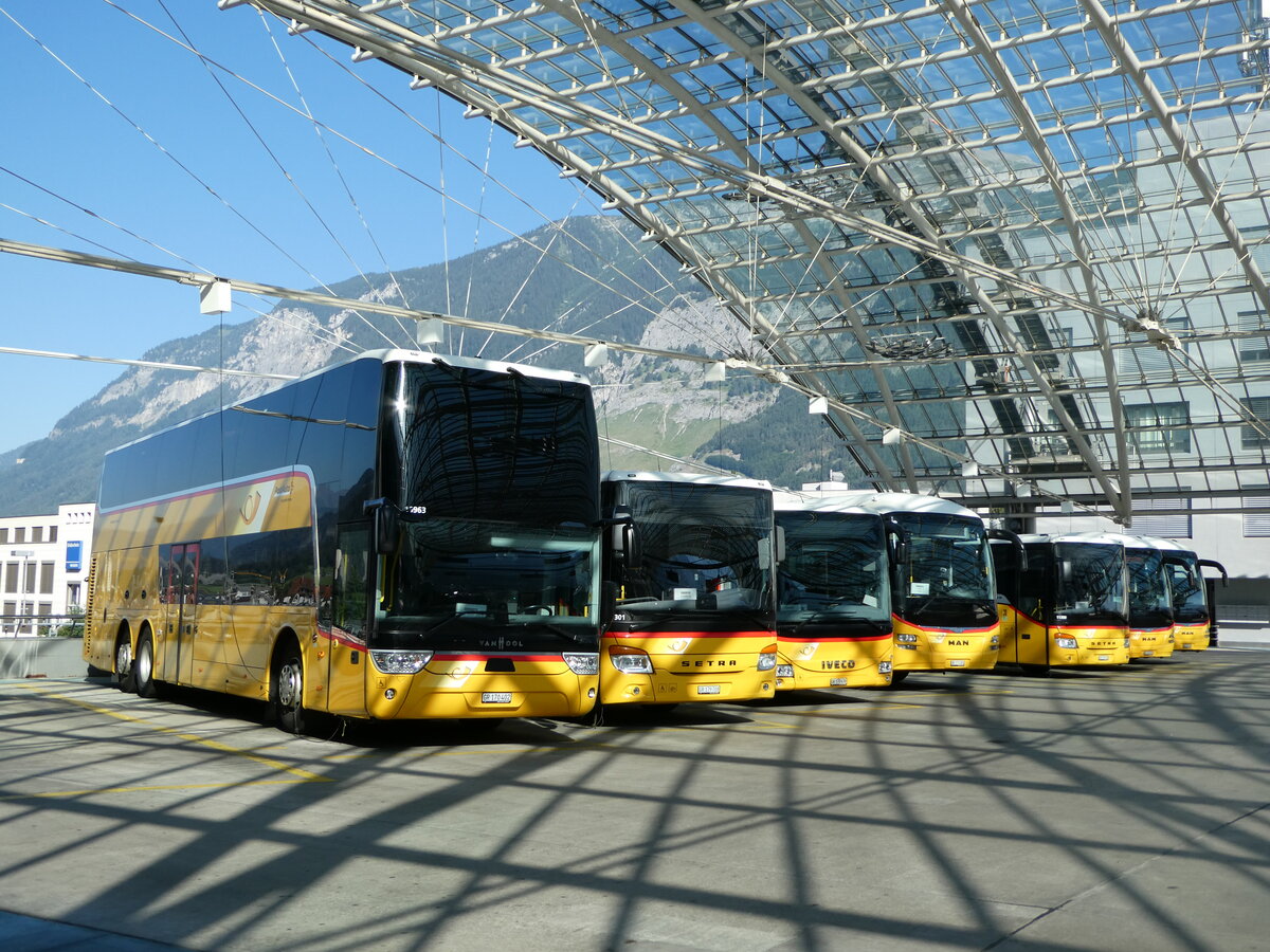 (238'210) - PostAuto Graub�nden - GR 170'402 - Van Hool am 17. Juli 2022 in Chur, Postautostation