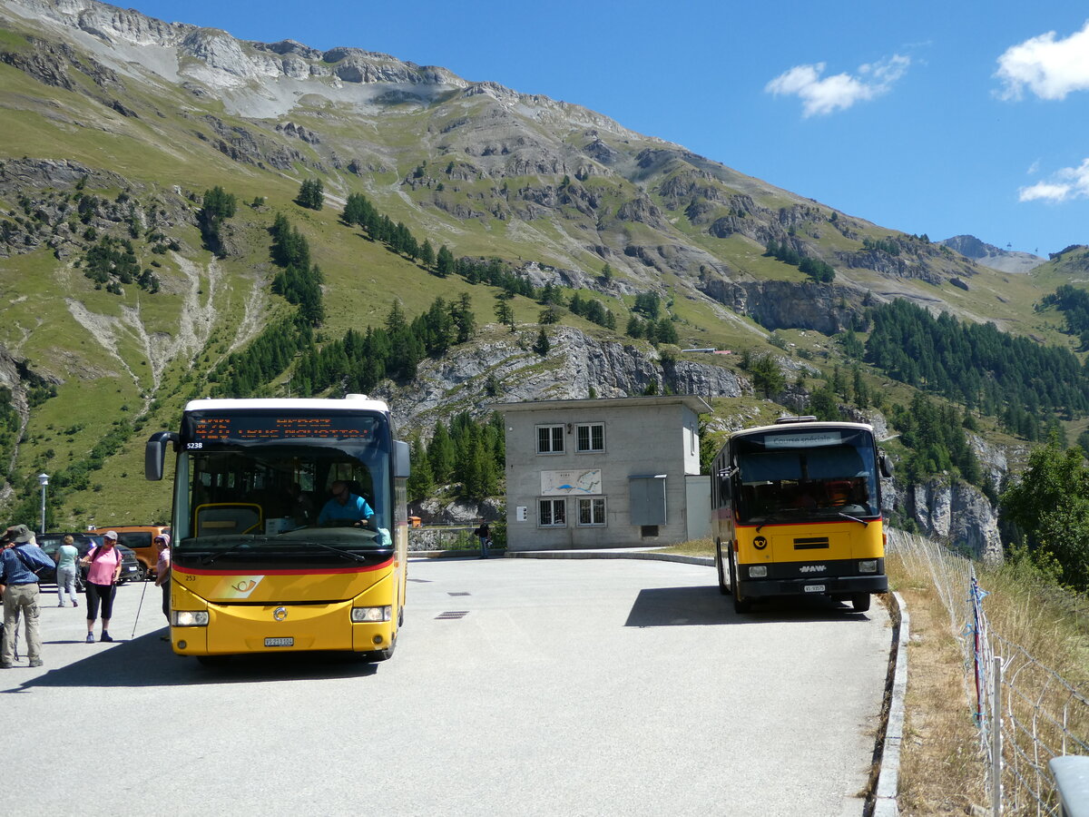 (238'691) - Buchard, Leytron - Nr. 253/VS 213'104 - Irisbus + Oser, B�rchen, BS 93'575 - NAW/Lauber (ex Epiney, Ayer) am 31. Juli 2022 in Anz�re, Barrage de Tseuzier