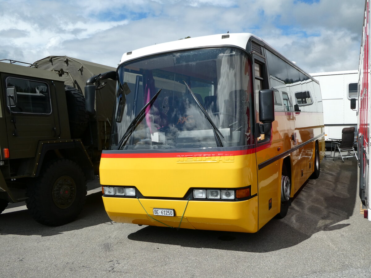 (239'130) - L�thi, Kr�iligen - Nr. 1/BE 61'250 - Neoplan (ex Autopostale, Croglio) am 20. August 2022 in Wildhaus, Munzenriet