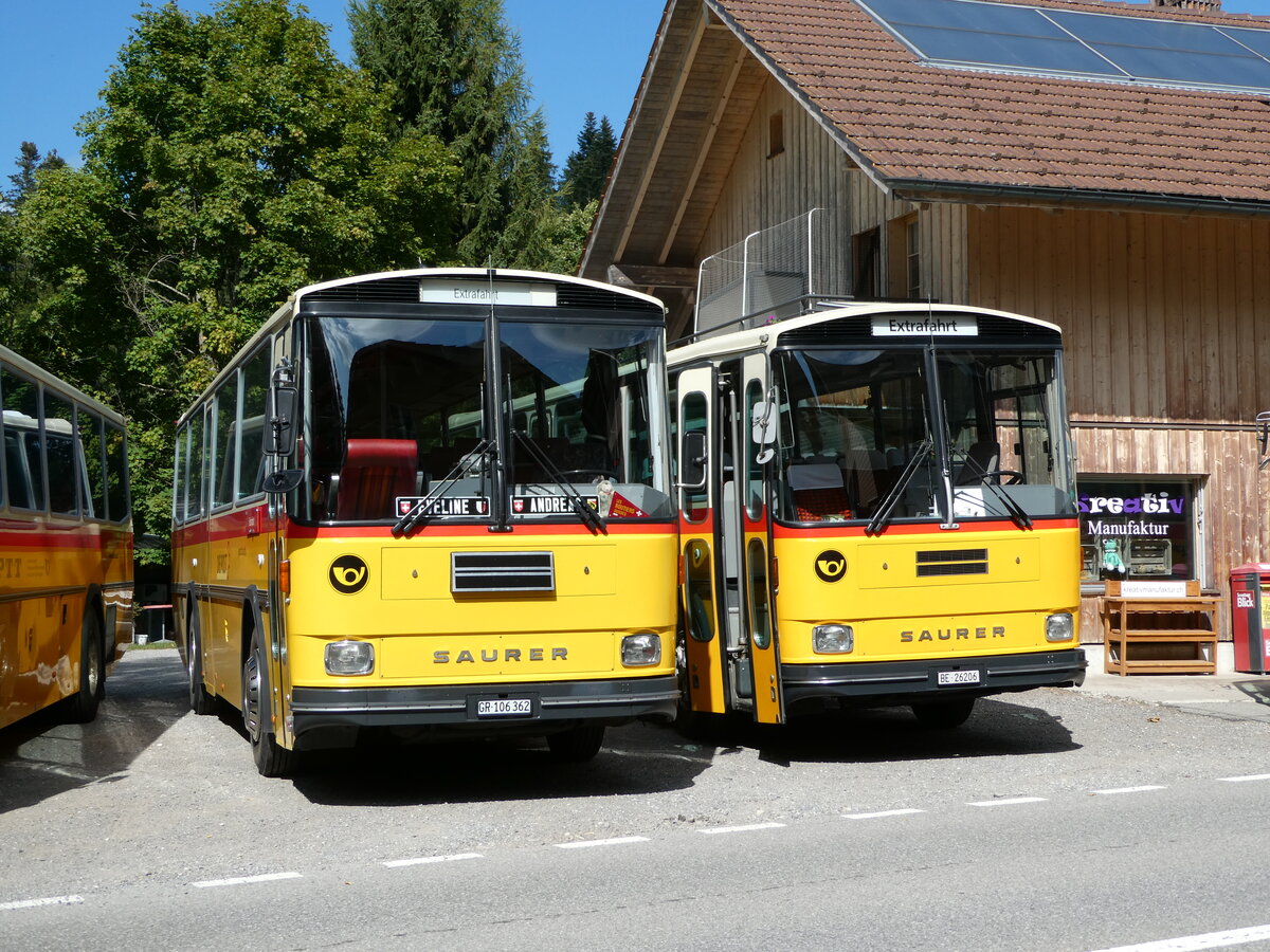 (239'866) - Ackermann, Landquart - GR 106'362 - Saurer/R&J (ex F�ssler, Unteriberg; ex Sch�rch, Gutenburg Nr. 6; ex P 24'358) am 28. August 2022 in Schwarzenegg, Restaurant Kreuz