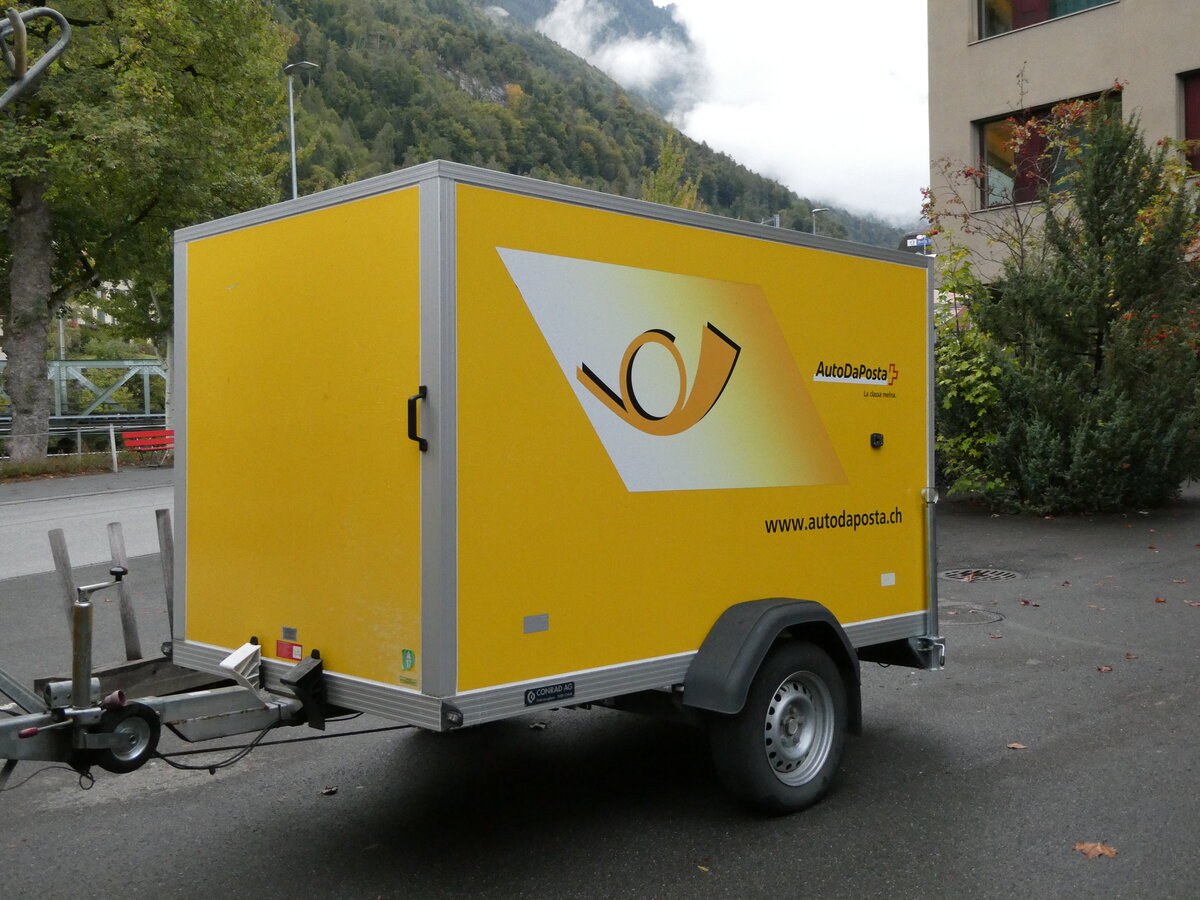 (240'231) - PostAuto Graub�nden - GR 143'009 - Conrad Gep�ckanh�nger am 25. September 2022 in Interlaken, Jugendherberge