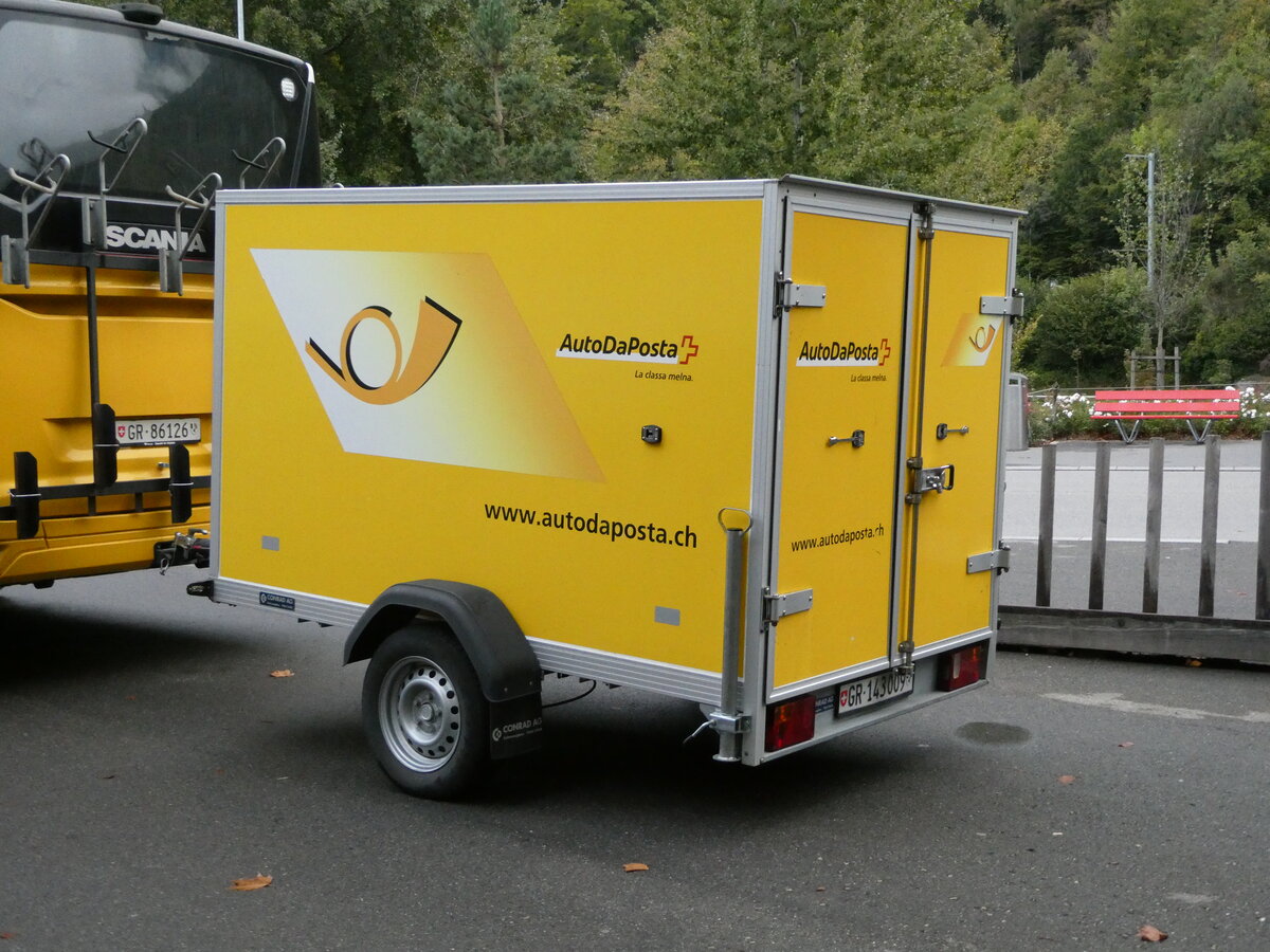 (240'232) - PostAuto Graub�nden - GR 143'009 - Conrad Gep�ckanh�nger am 25. September 2022 in Interlaken, Jugendherberge