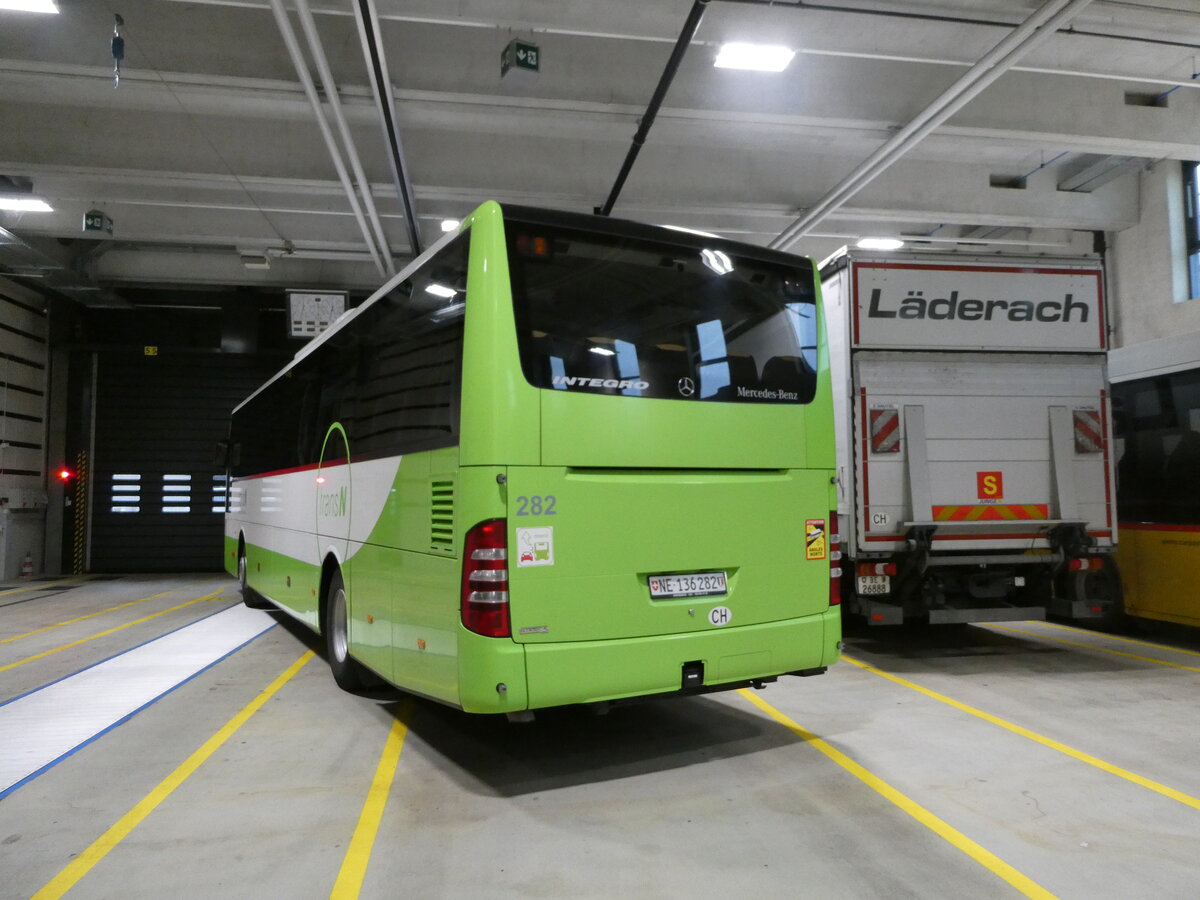 (240'391) - transN, La Chaux-de-Fonds - Nr. 282/NE 136'282 - Mercedes am 1. Oktober 2022 in La Chaux-de-Fonds, D�p�t