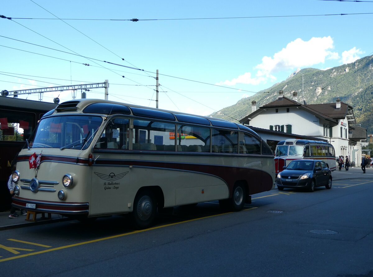 (240'601) - Ballestraz, Gr�ne - VS 11'615 - Saurer/Saurer (ex Girardet, Yverdon) am 2. Oktober 2022 beim Bahnhof Martigny