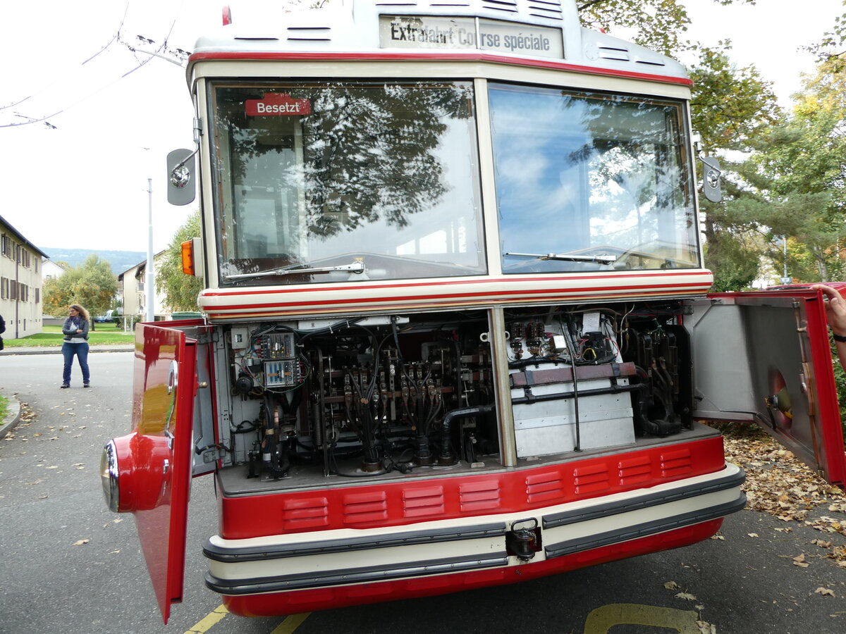 (240'802) - VB Biel - Nr. 21 - Berna/Hess Trolleybus am 9. Oktober 2022 in Biel, L�hre