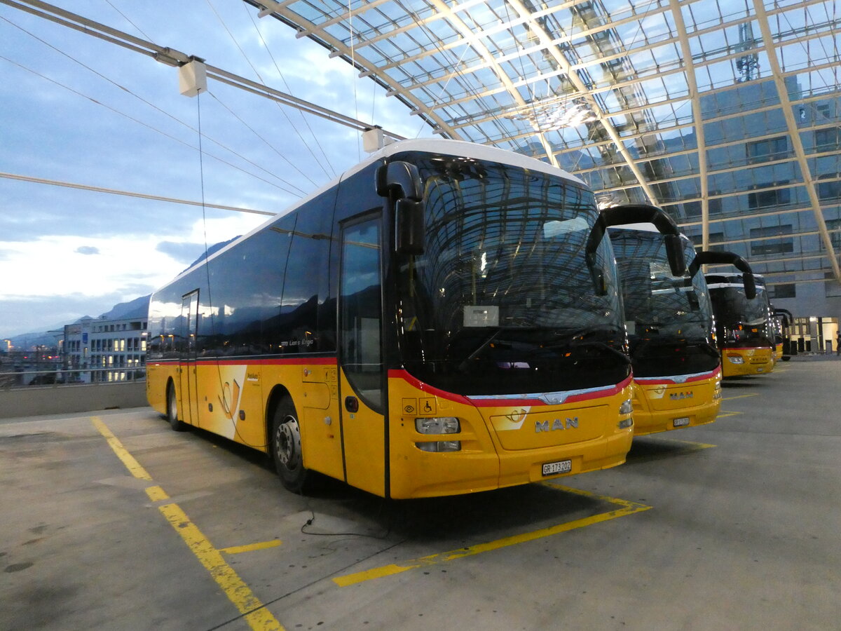 (241'043) - PostAuto Graub�nden - GR 173'202 - MAN am 11. Oktober 2022 in Chur, Postautostation