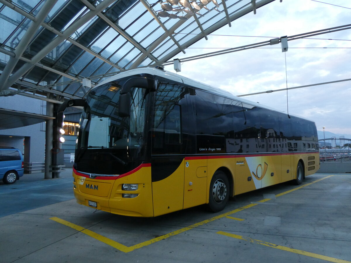 (241'046) - PostAuto Graub�nden - GR 173'207 - MAN am 12. Oktober 2022 in Chur, Postautostation