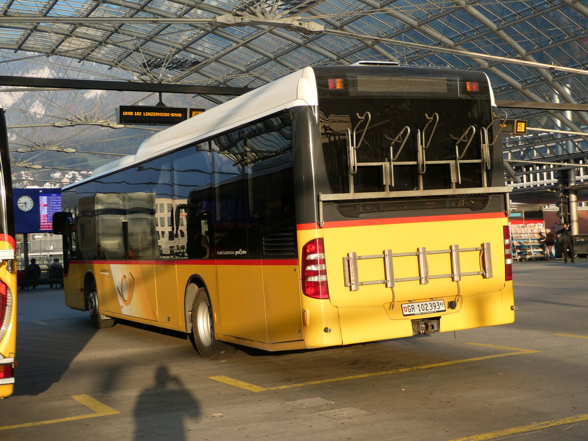 (241'161) - PostAuto Graub�nden - GR 102'393 - Mercedes am 12. Oktober 2022 in Chur, Postautostation