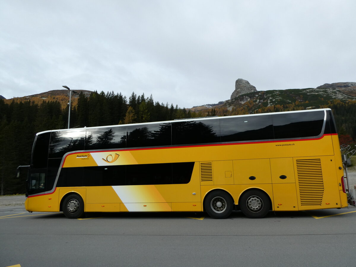 (241'293) - PostAuto Graub�nden - GR 170'402 - Van Hool am 14. Oktober 2022 in San Bernardino, Villaggio