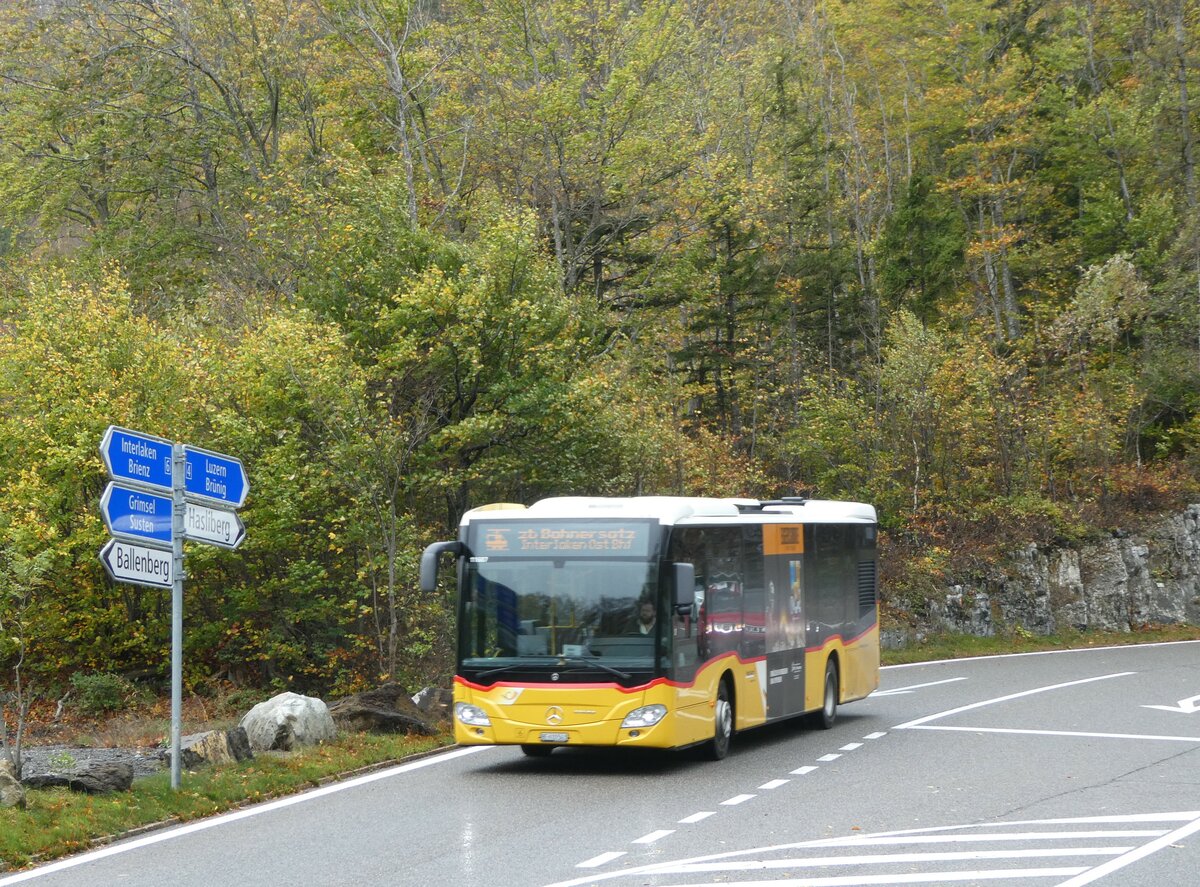 (241'834) - PostAuto Bern - BE 610'543 - Mercedes am 24. Oktober 2022 in Br�nigen, Gnoll