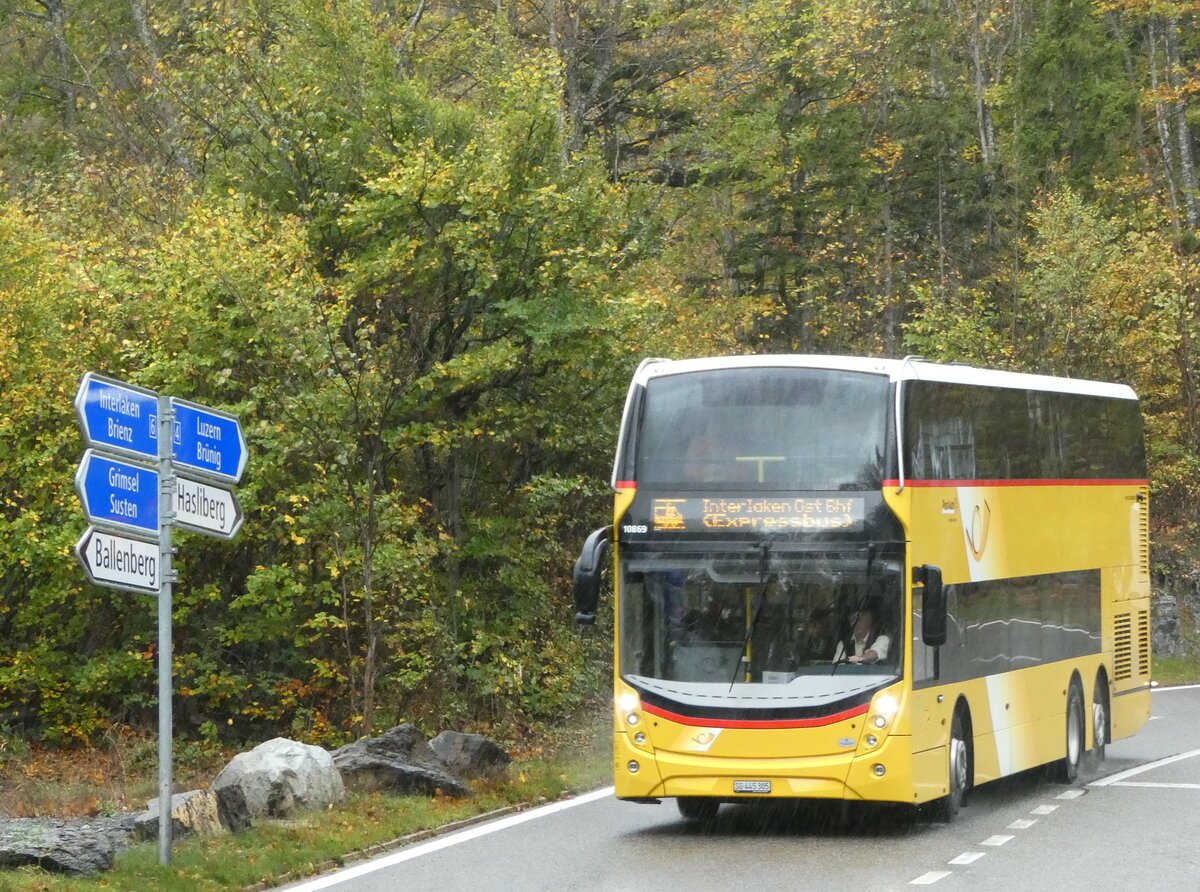 (241'836) - PostAuto Ostschweiz - SG 445'305 - Alexander Dennis (ex AR 45'267) am 24. Oktober 2022 in Br�nigen, Gnoll