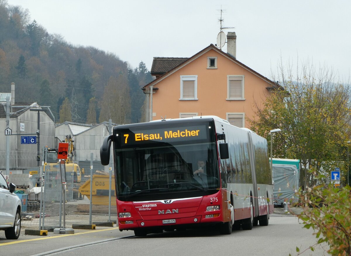 (242'217) - SW Winterthur - Nr. 375/ZH 680'375 - MAN am 6. November 2022 beim Bahnhof Winterthur W�lflingen