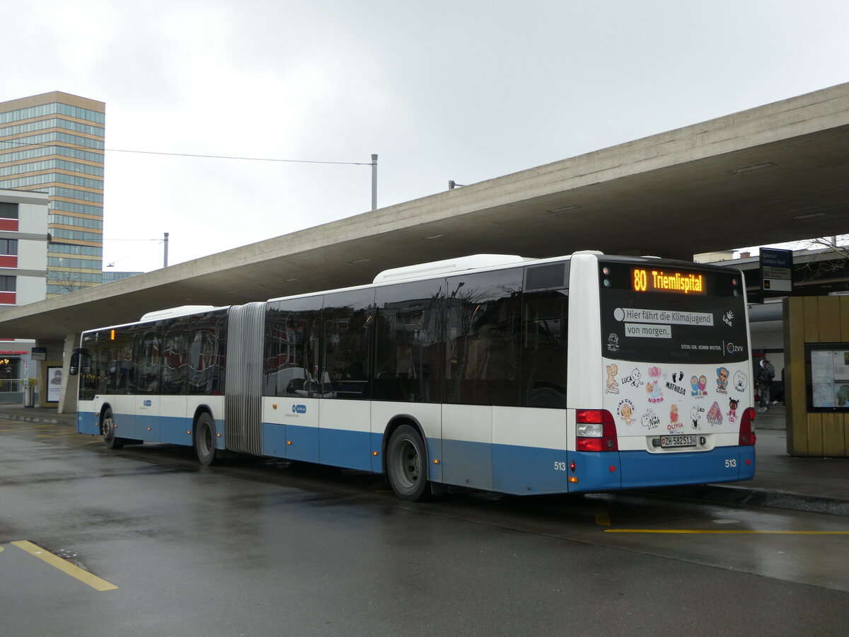 (243'508) - VBZ Z�rich - Nr. 513/ZH 582'513 - MAN am 7. Dezember 2022 beim Bahnhof Z�rich Oerlikon