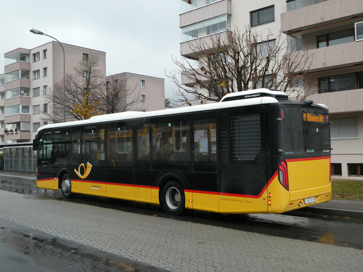 (243'721) - Niederer, Filzbach - GL 41 - MAN am 10. Dezember 2022 beim Bahnhof N�fels-Mollis