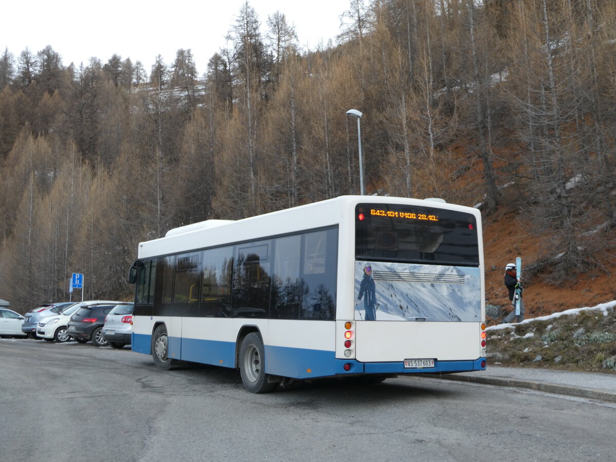 (244'124) - Interbus, Kerzers - VS 537'603 - Scania/Hess (ex VBL Luzern Nr. 617) am 26. Dezember 2022 in Chandolin, T�l�si�ge (Einsatz Michel)