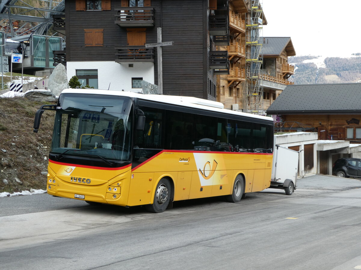 (244'148) - TSAR, Sierre - VS 26'459 - Iveco am 26. Dezember 2022 in Grimentz, T�l�cabine