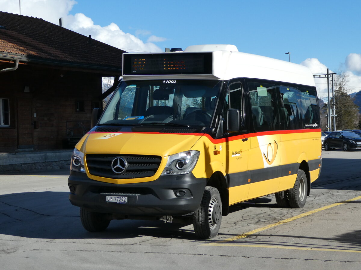 (245'136) - PostAuto Graub�nden - Nr. 34/GR 77'292/PID 11'002 - Mercedes (ex Nr. 4) am 18. Januar 2023 beim Bahnhof Ilanz