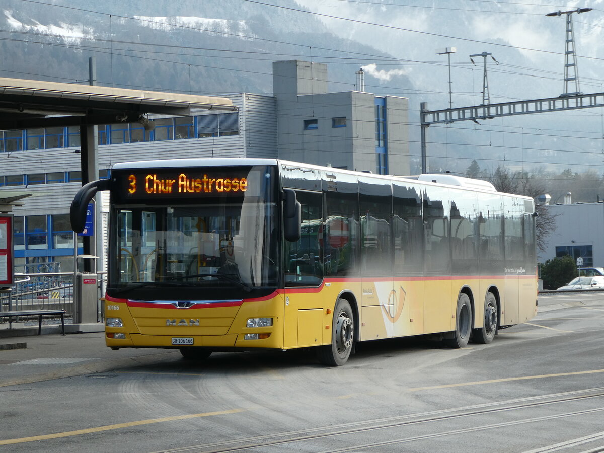 (245'871) - D�nser, Trimmis - GR 106'166/PID 10'166 - MAN am 6. Februar 2023 beim Bahnhof Untervaz-Trimmis
