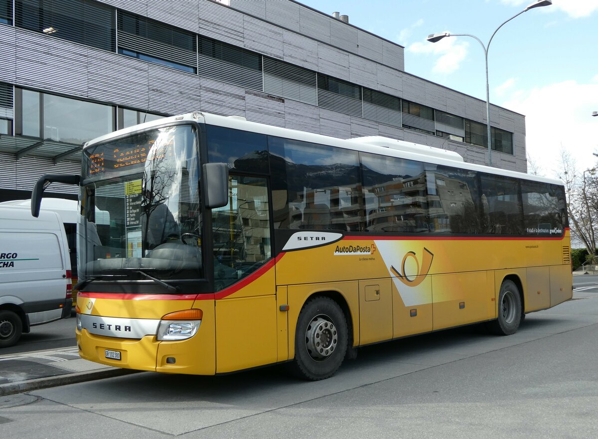 (246'527) - PostAuto Graub�nden - GR 102'380/PID 4365 - Setra (ex GR 102'345; ex Riederer, St. Margrethenberg) am 24. Februar 2023 beim Bahnhof Landquart