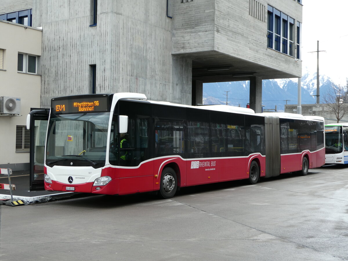 (246'991) - RTB Altst�tten - Nr. 927/SG 482'223 - Mercedes (ex Wiener Linien, A-Wien Nr. 8739) am 9. M�rz 2023 beim Bahnhof Buchs