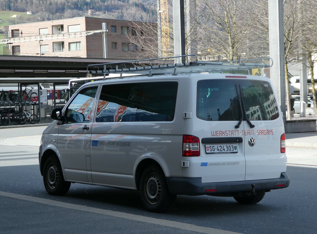 (247'293) - BSW Sargans - Nr. 144/SG 424'303 - VW am 17. M�rz 2023 beim Bahnhof Sargans