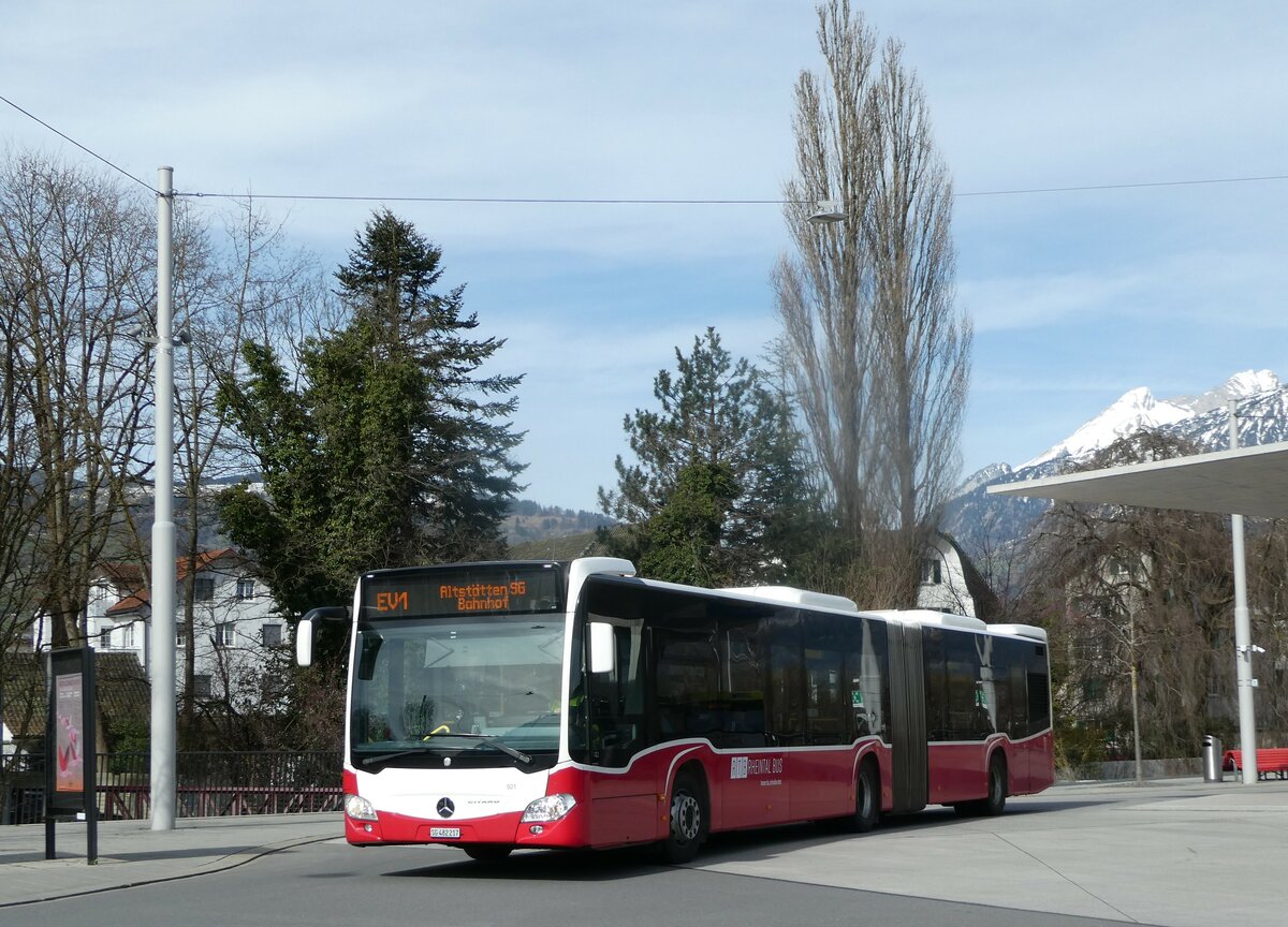 (247'308) - RTB Altst�tten - Nr. 921/SG 482'217 - Mercedes (ex Wiener Linien, A-Wien Nr. 8725) am 17. M�rz 2023 beim Bahnhof Buchs