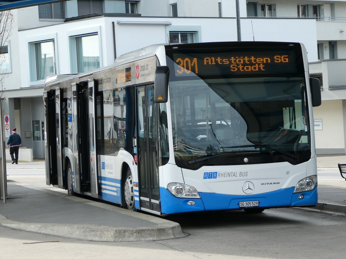 (247'537) - RTB Altst�tten - Nr. 37/SG 305'529 - Mercedes am 21. M�rz 2023 beim Bahnhof Heerbrugg
