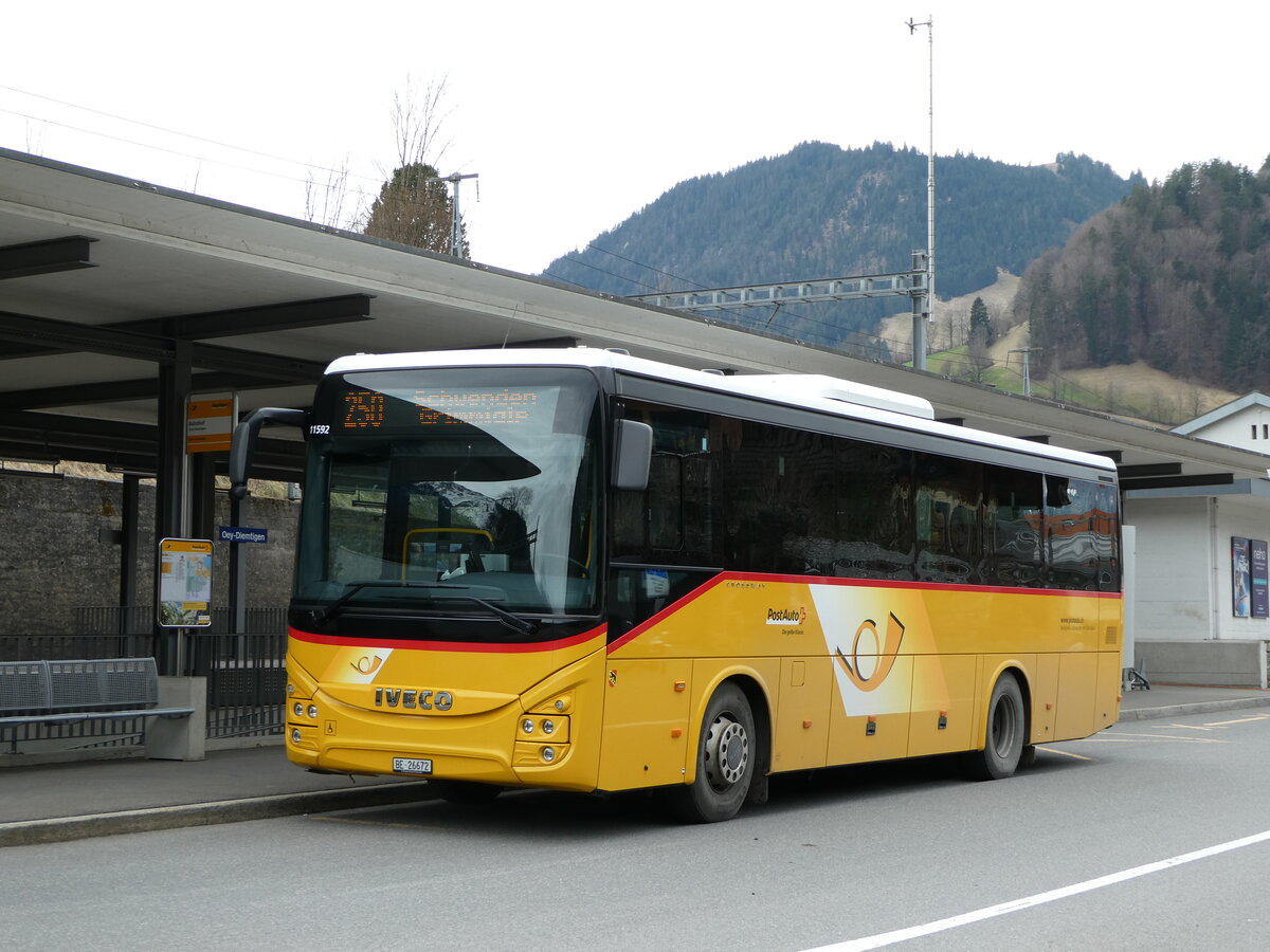 (247'569) - Spring, Schwenden - BE 26'672/PID 11'592 - Iveco am 23. M�rz 2023 beim Bahnhof Oey-Diemtigen