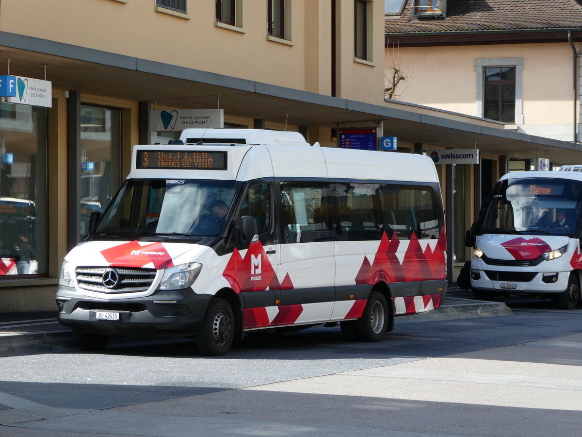 (247'604) - CarPostal Ouest - JU 42'415/PID 10'625 - Mercedes (ex JU 35'166; ex Odiet, Pleigne) am 25. M�rz 2023 beim Bahnhof Del�mont